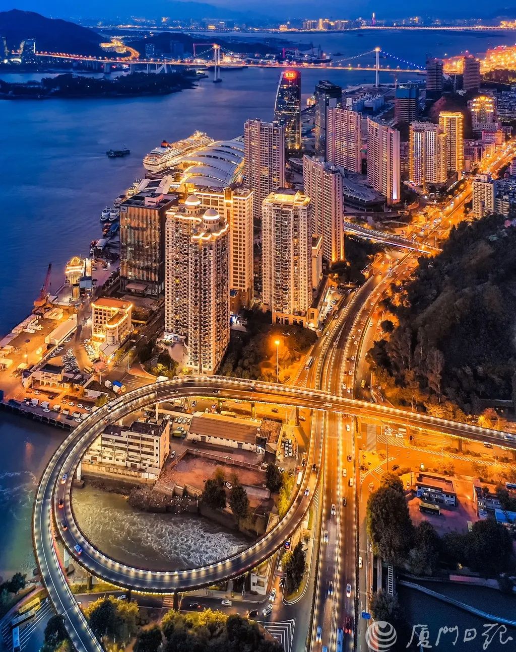 风华正茂生机勃发今天厦门经济特区40岁啦