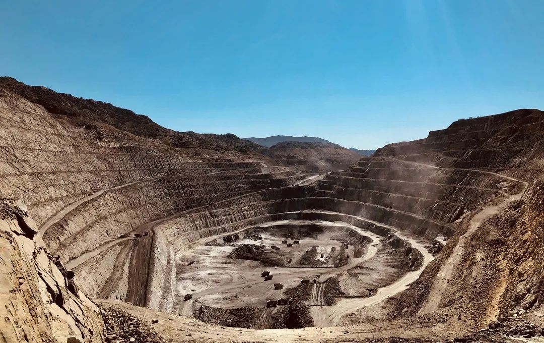 蒙库铁矿项目2010年易普力公司在疆成立全资子公司,为准东,黑山,哈密