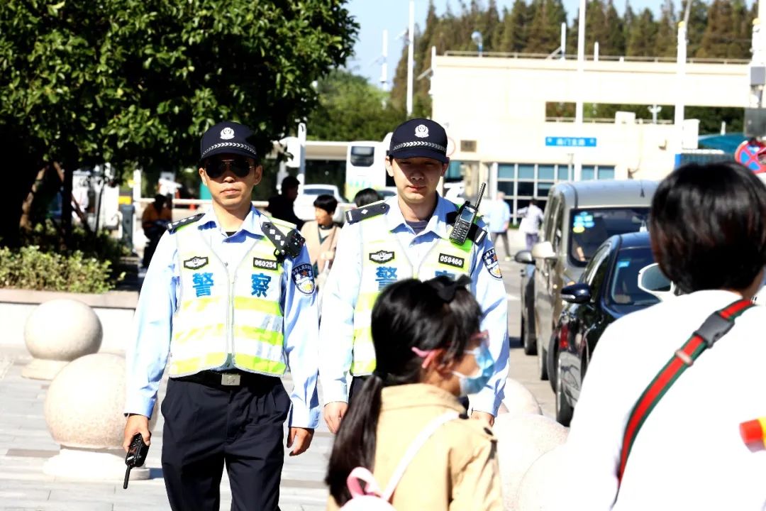 节日我在岗平安崇明我们在行动