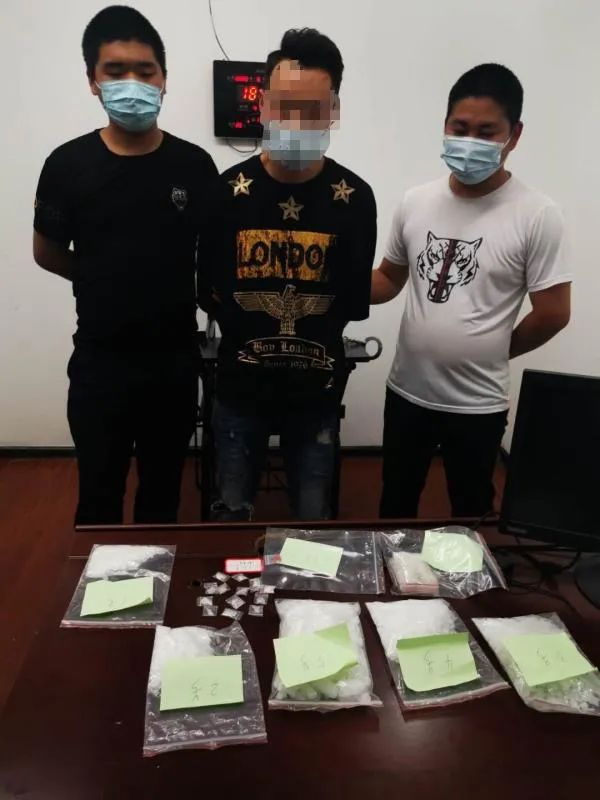 一线追踪警方锁定关键人物循线破获走私运输贩卖毒品大案