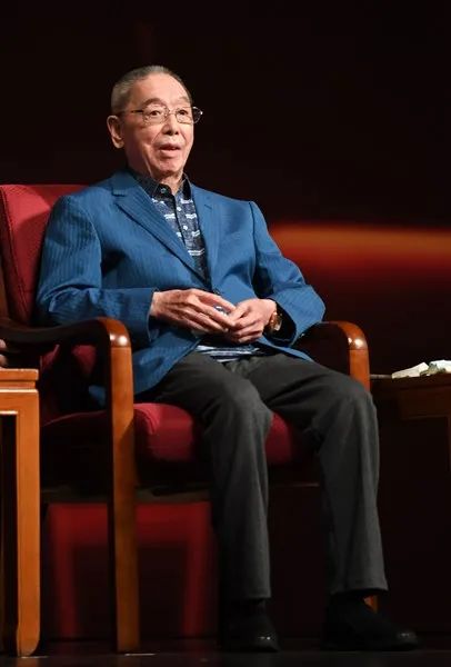 1)10月9日,谭派掌门,《沙家浜》"郭建光"谭元寿在京离世,享年92岁.