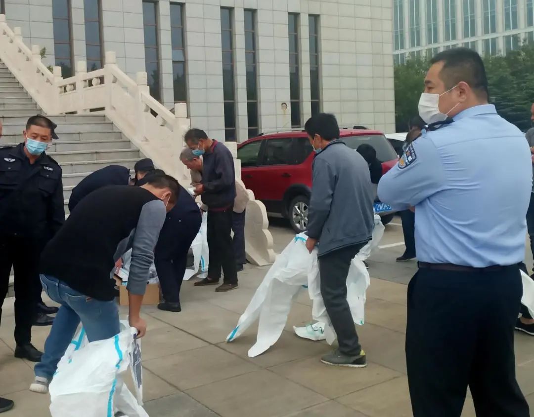 今日第二批五名罪犯顺利收押送监