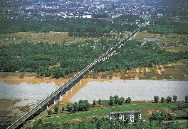 数十张新老照片带你从枝柳铁路看起回顾这家企业50年风雨历程奋斗之歌