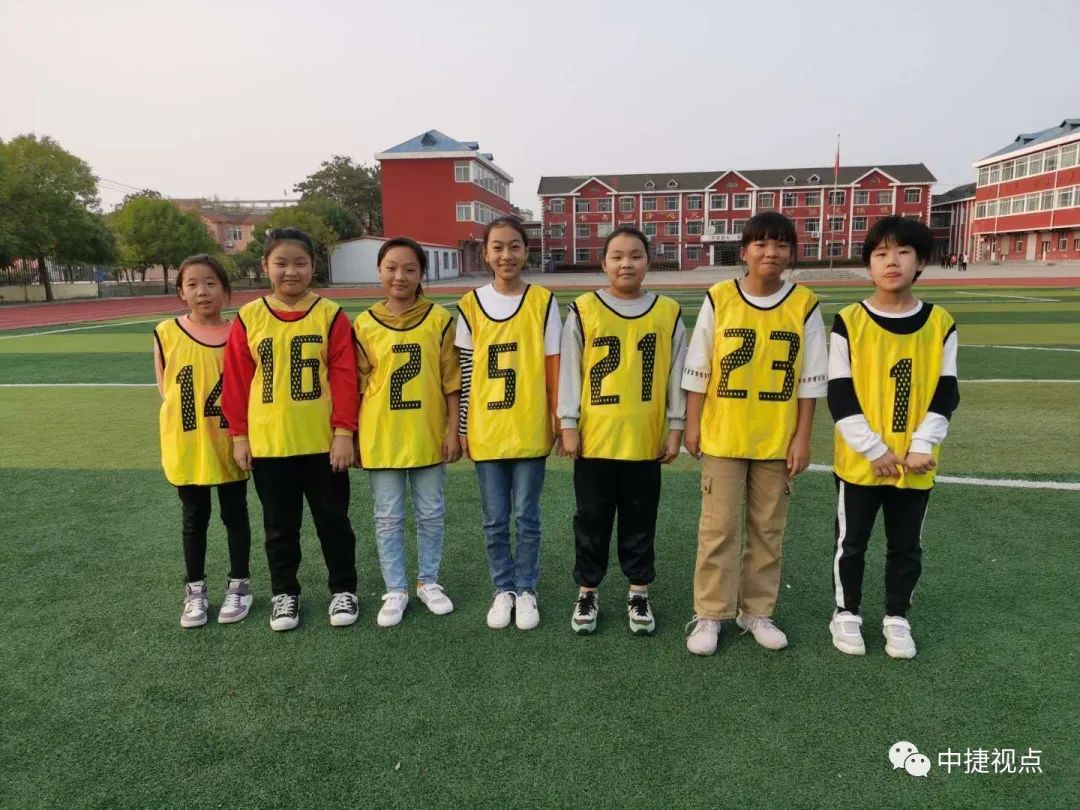 转动足球梦想绽放我校辉煌中捷友谊小学第二届班级足球联赛开打