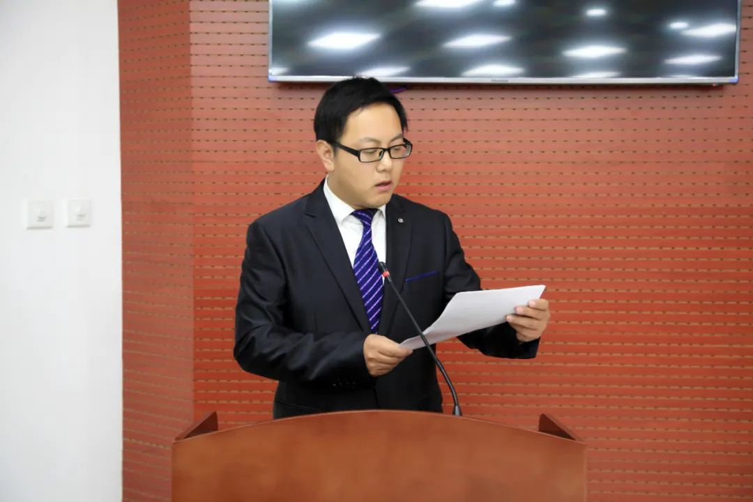 辉县市人民法院召开人民陪审员颁发任命证书暨宣誓大会