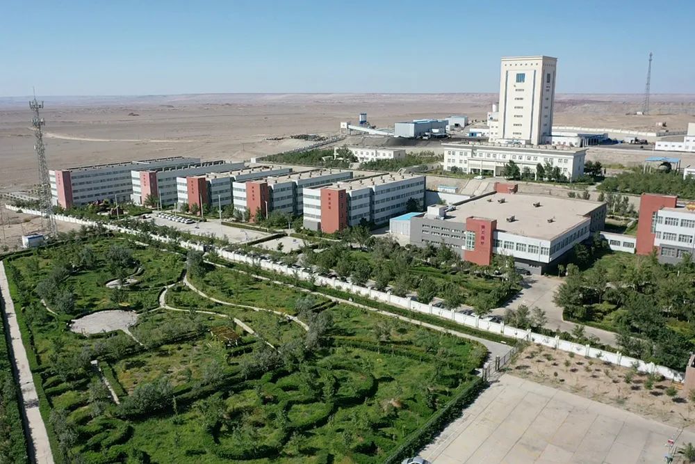 推动高质量发展调研行大南湖一矿建设高标准绿色智慧矿山