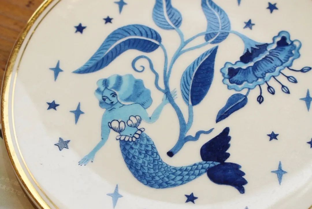 当餐盘传来花香