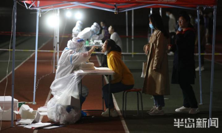 青岛600万人口核酸检测_青岛核酸检测现场图片(3)