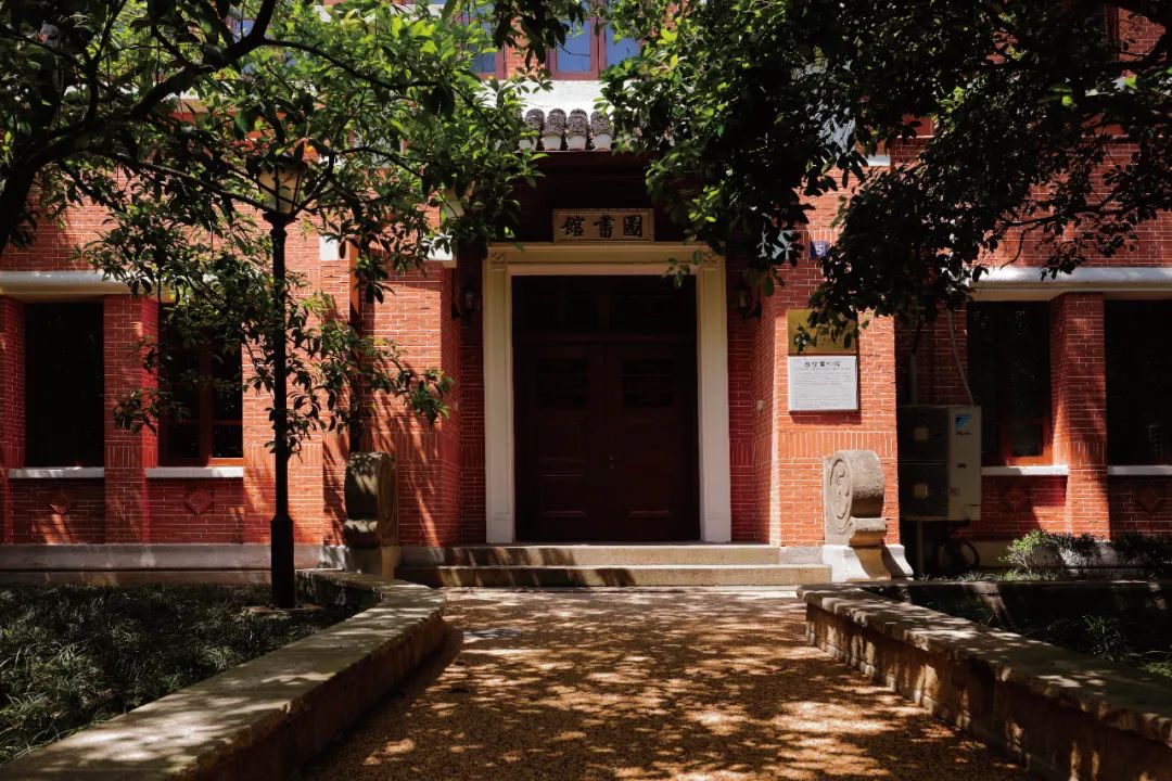 秋天第一美万航渡路1575号