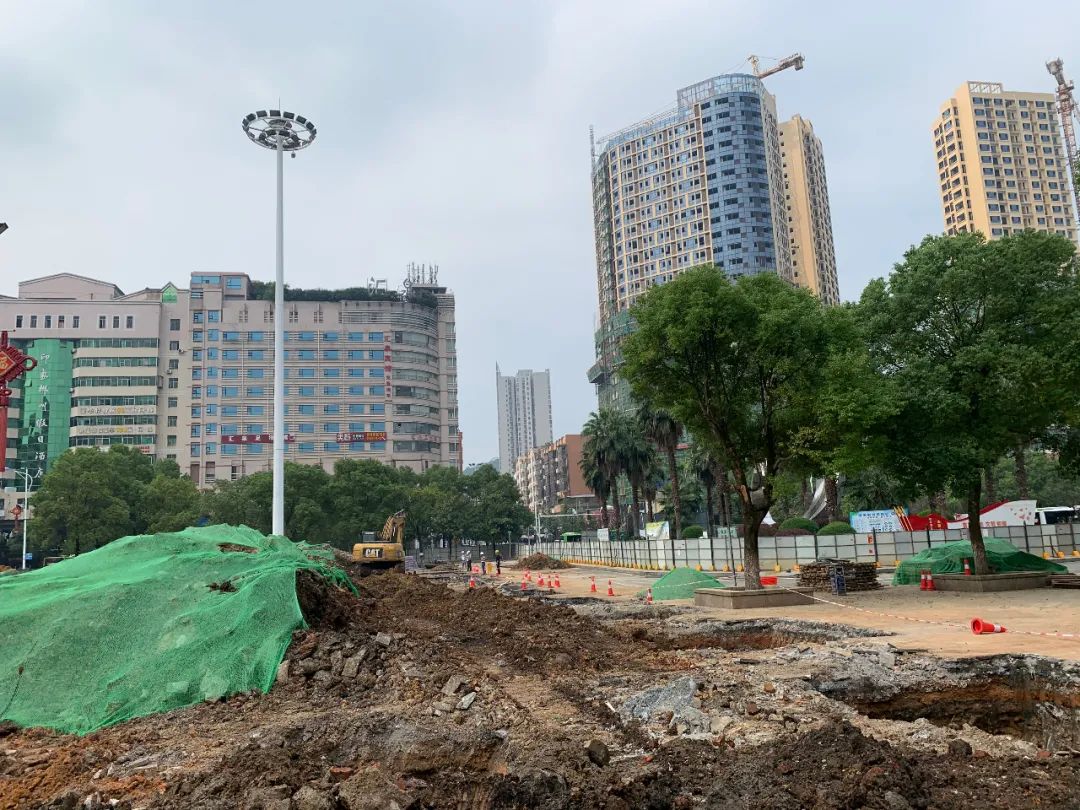 火车站站房总建筑面积站房扩建,建立临时站房等这次改造的内容包括