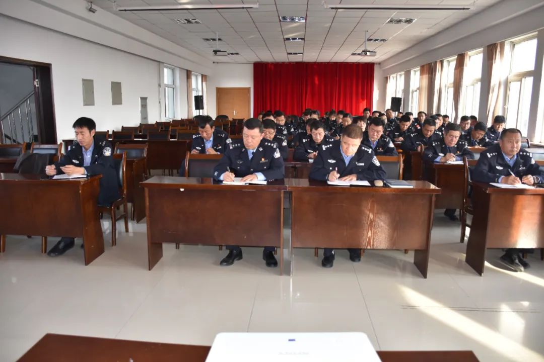 教育整顿筑魂库伦旗公安局举办铸牢中华民族共同体意识专题宣讲会