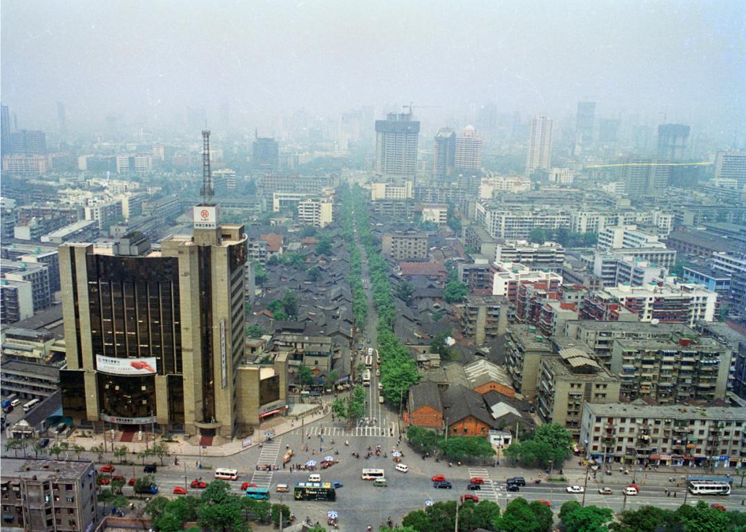 "人山人海"才算了解什么是只有置身其中重建开业的场景成都人民商场