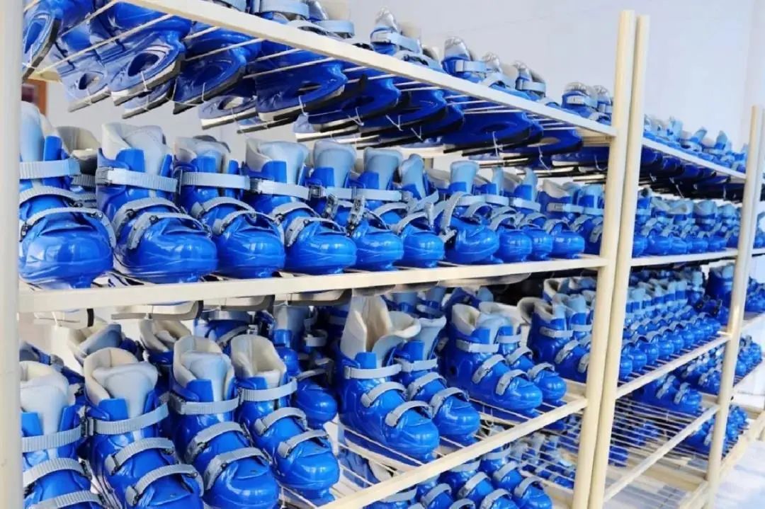 家门口有滑冰馆啦峰峰首个室内冰场建成