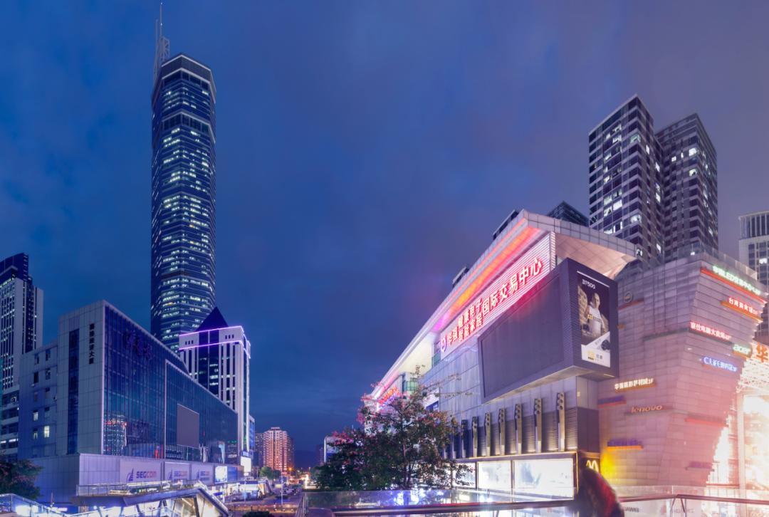 这位四十岁的青年,它叫深圳