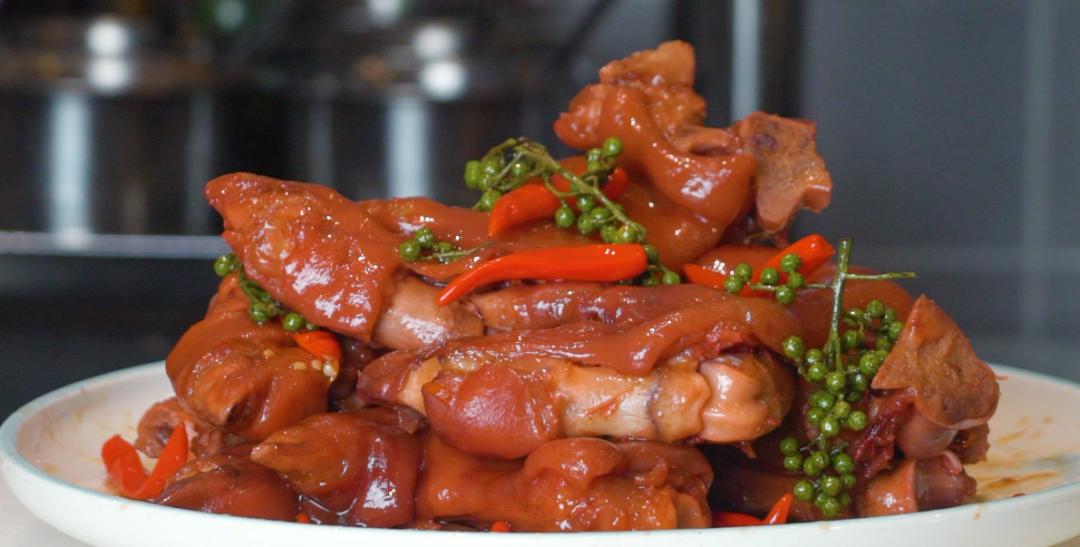 国庆吃面 国泰民安|今天,整碗辣卤蹄花面