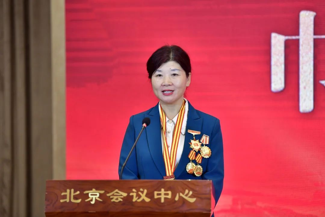 陕西省宝鸡市扶风县召公镇的农民王喜玲讲述了她"涅槃重生"的脱贫奋斗