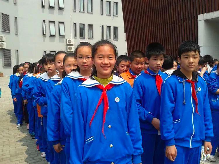 上海80年代小学校服图片