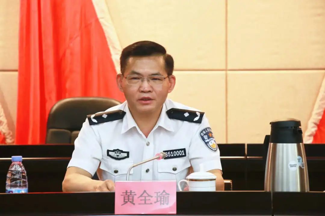 驻厅纪检组常务副组长陈志峰在泉州宣讲政务处分法