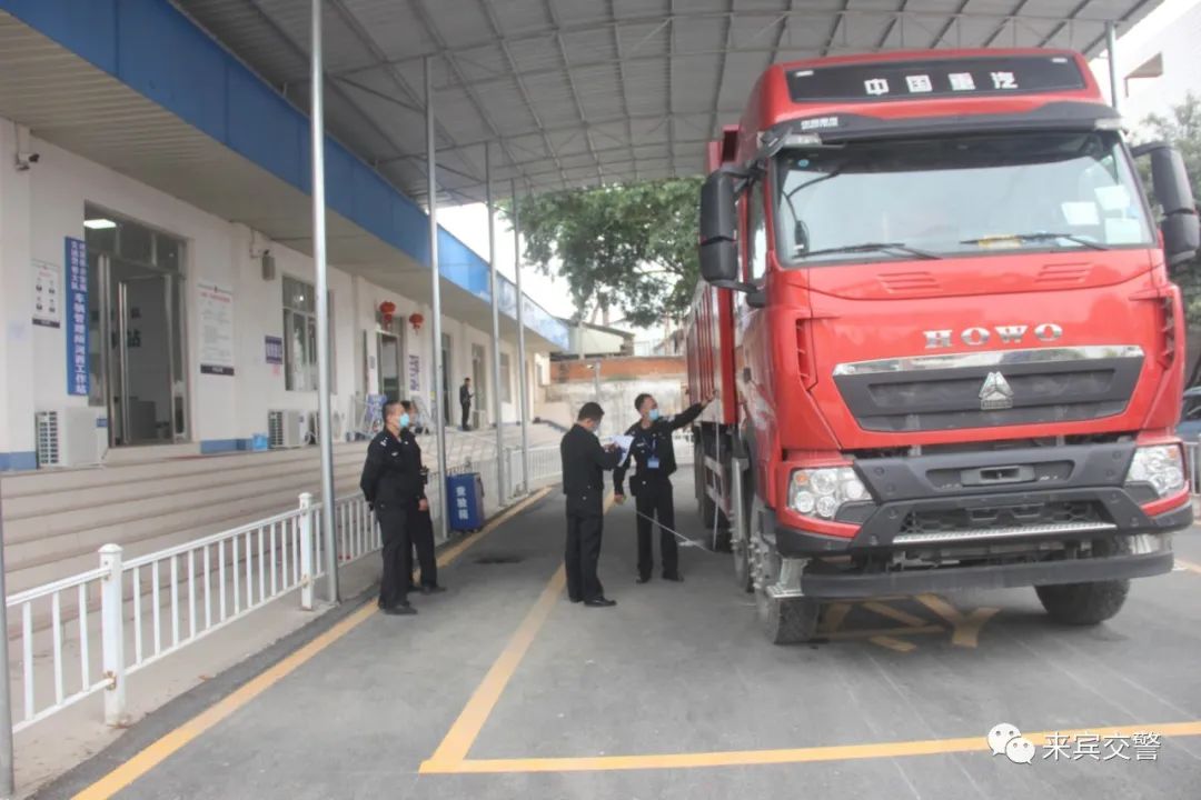 警企恳谈搭建交通管理连心桥