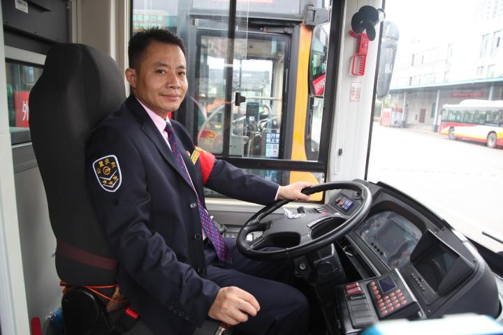 勇斗歹徒 山城公交师傅被授予2019年全国十大最美公交司机