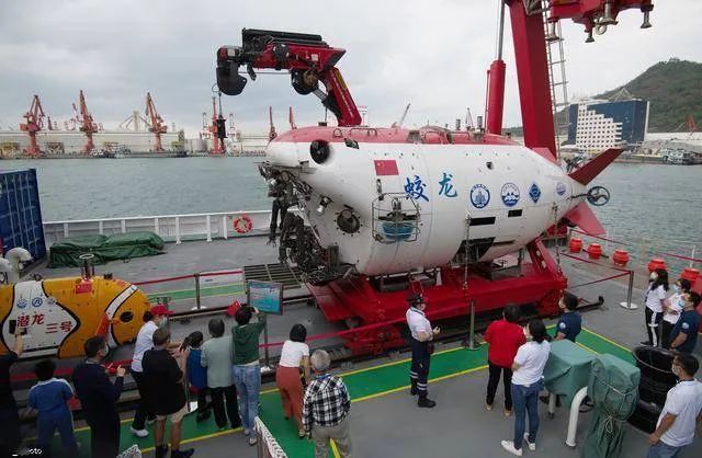 "深海一号"是我国首艘自主设计建造的具有国际先进水平和全球航行能力