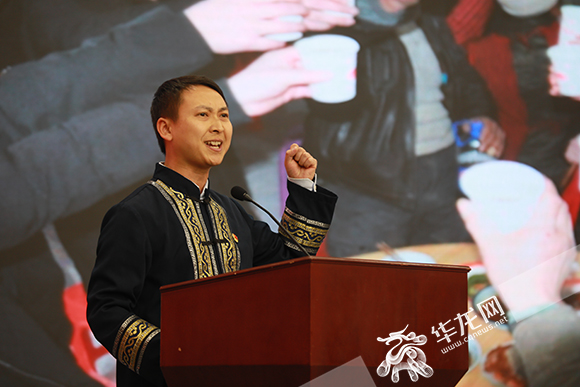 国家扶贫日谭雪峰歌声中寄望的美好愿景已变成现实