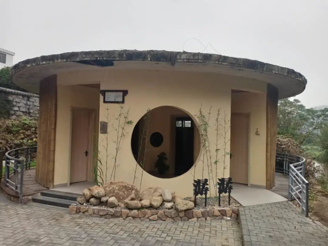 农村厕所再升级,"方便"也有新环境