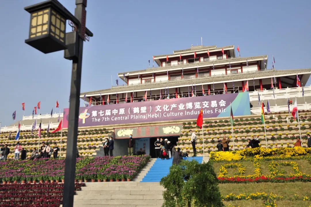 卧龙区文创产品燃爆中原文博会 助力文化产业高质量发展