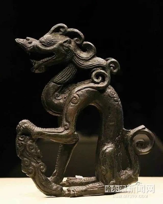 镇馆之宝——金代铜坐龙,还有与其同时代的人物故事铜镜,胡里改路之印