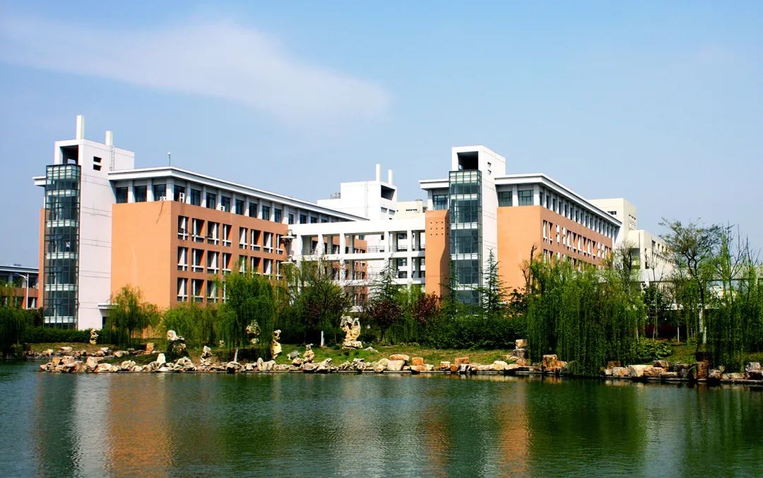 江苏大学校园风景图片