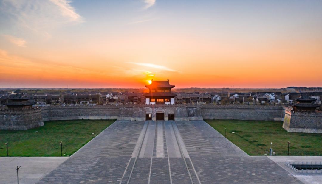 这里,美食云集▲大纵湖大闸蟹▲秦南水牛肉▲葛武嫩姜片▲张庄藕粉圆