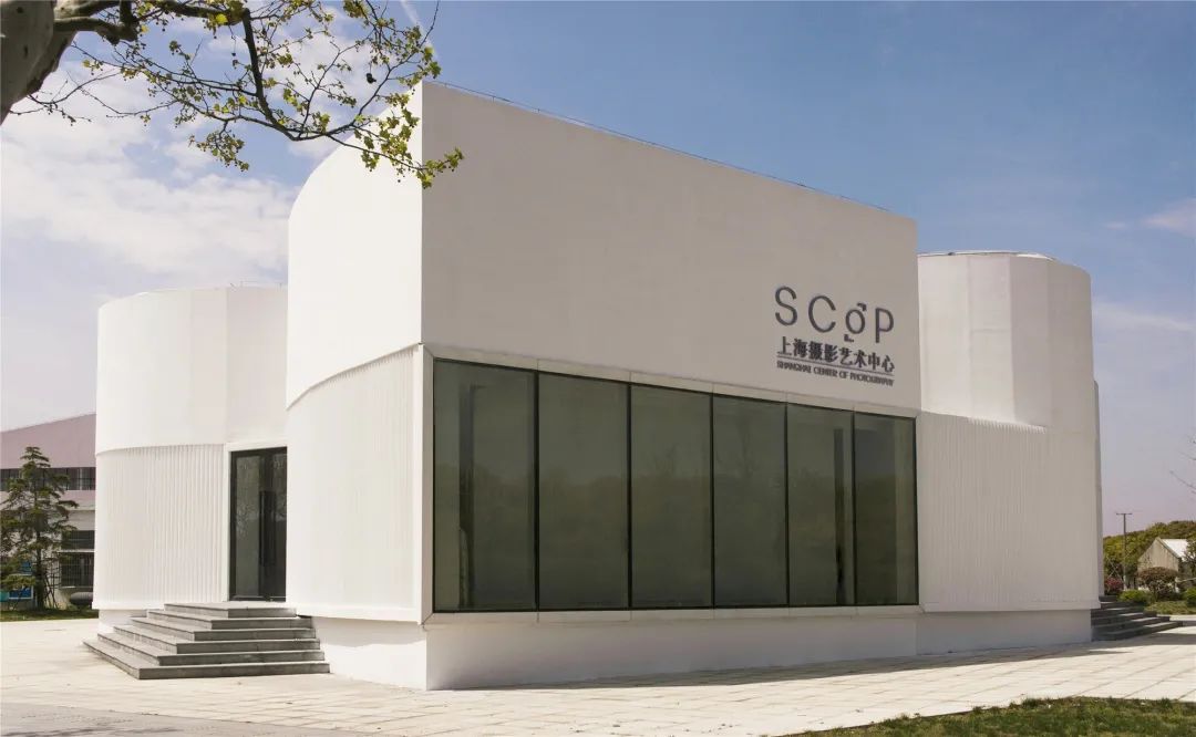 上海香成摄影艺术中心:龙腾大道2555号-1