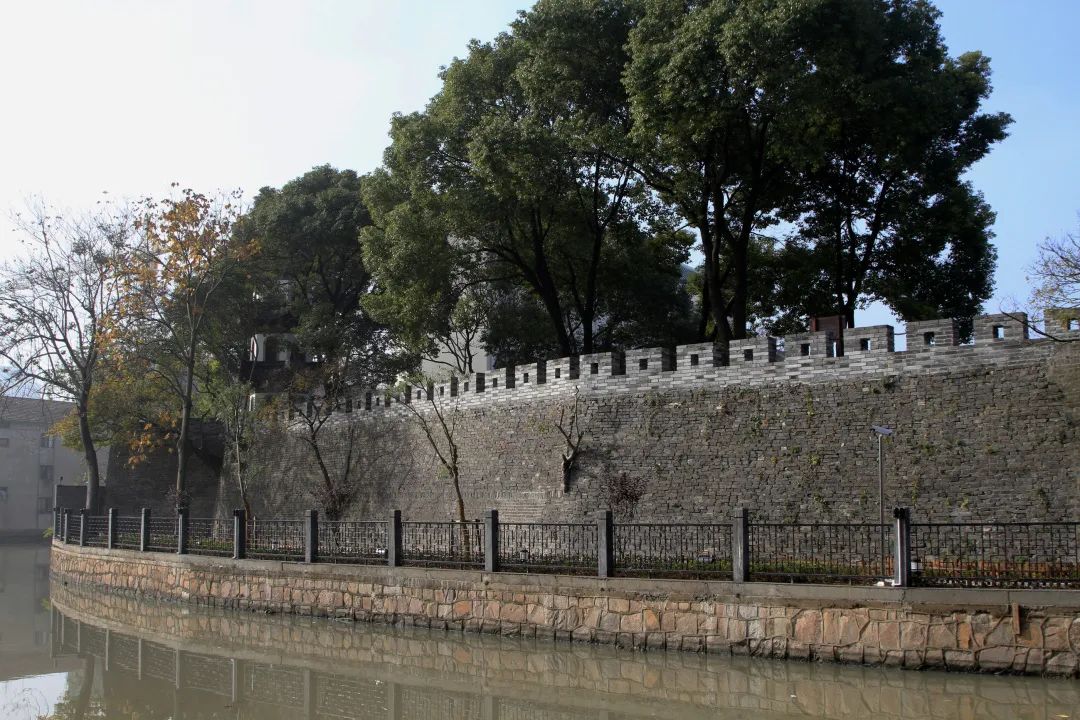 川沙古城墙(川沙新镇南市居委新川路171号观澜小学旁)