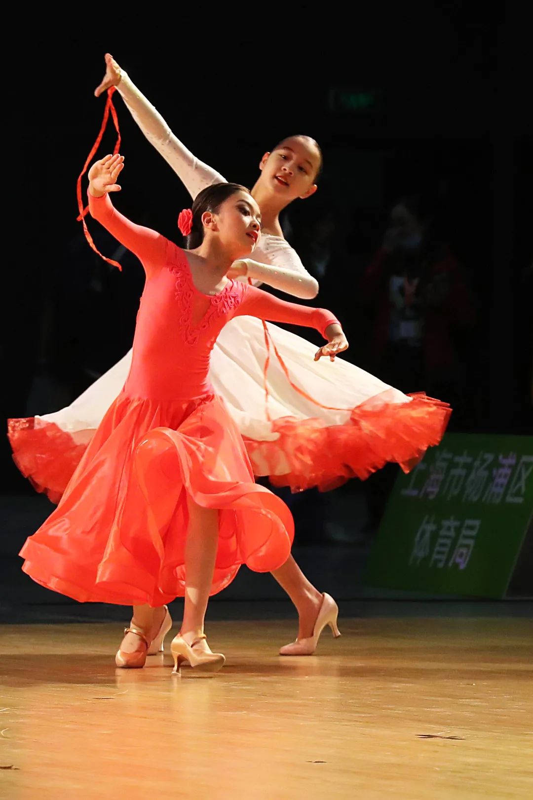 小舞蹈家舞林争霸竞技场上一较高下