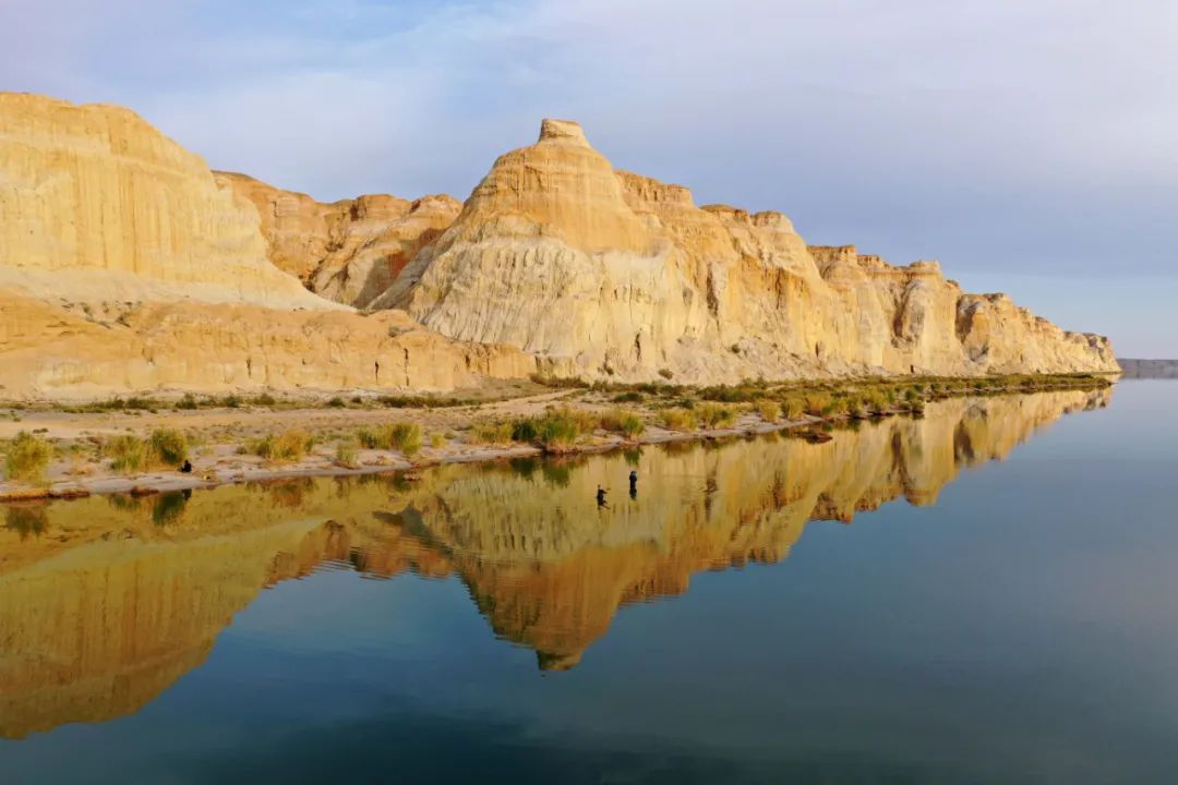 新疆阿勒泰地区福海县乌伦古湖海上魔鬼城景区风光(9月22日 摄).