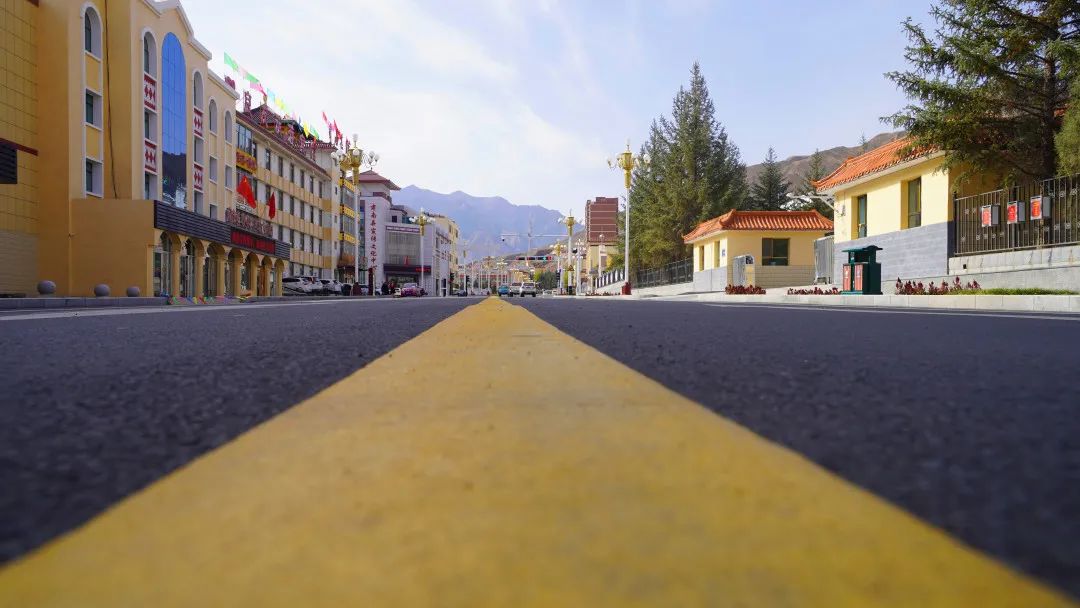 百日攻坚肃南县城面貌华丽蝶变奏响和美旋律释放幸福味道