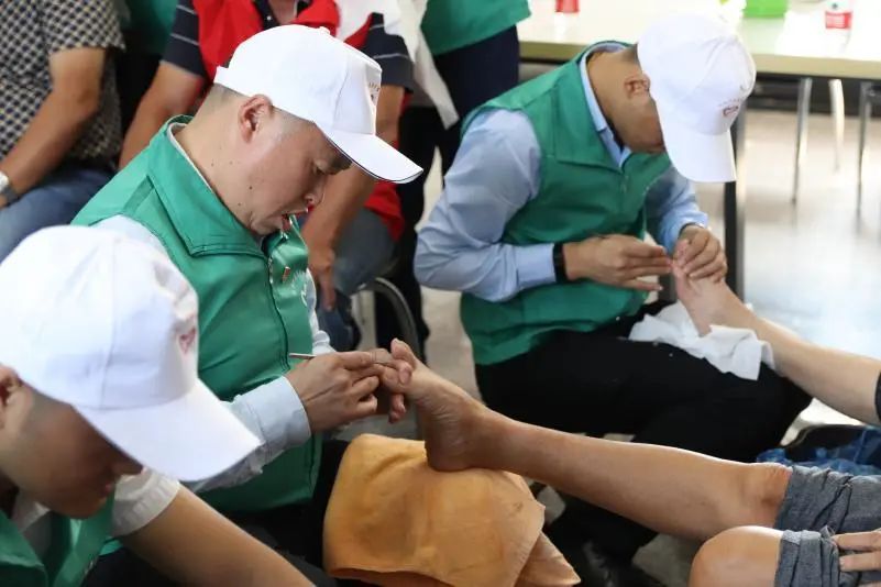 四史学习教育一个支部一个故事一把扦脚刀