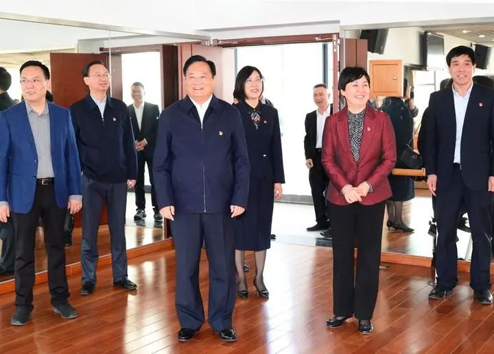 市委书记张兵调研老年大学并出席市老干部活动中心新园启用仪式_澎湃号·政务_澎湃新闻-The Paper