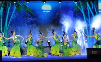 傣族舞《月光》湖南工商职院20届文化艺术节开幕暨迎新晚会