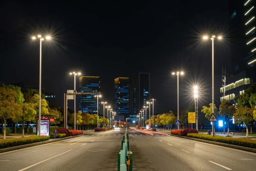 东太湖度假区路灯节能改造和智能升级助力江城智慧城市的绿色和高效