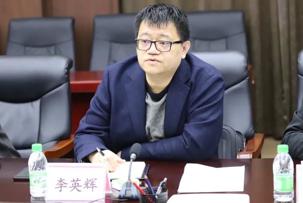 10月21日,省法院执行局综合处处长李英辉与省财政厅,省法院财务装备处