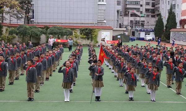 普法兰州通渭路小学依法治校春风化雨德润心灵法助成长