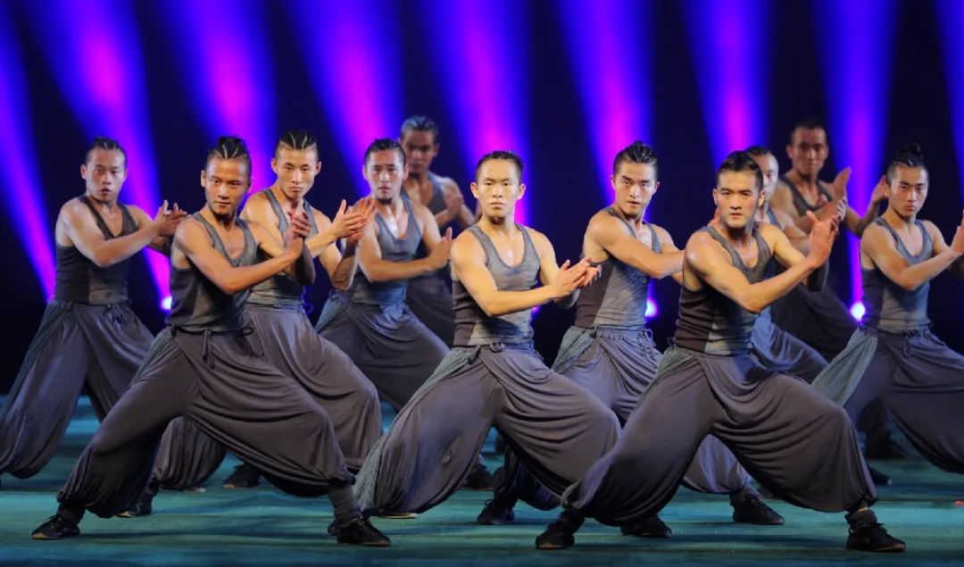 《11个武者》中华龙韵武艺团作品《11个武者》.