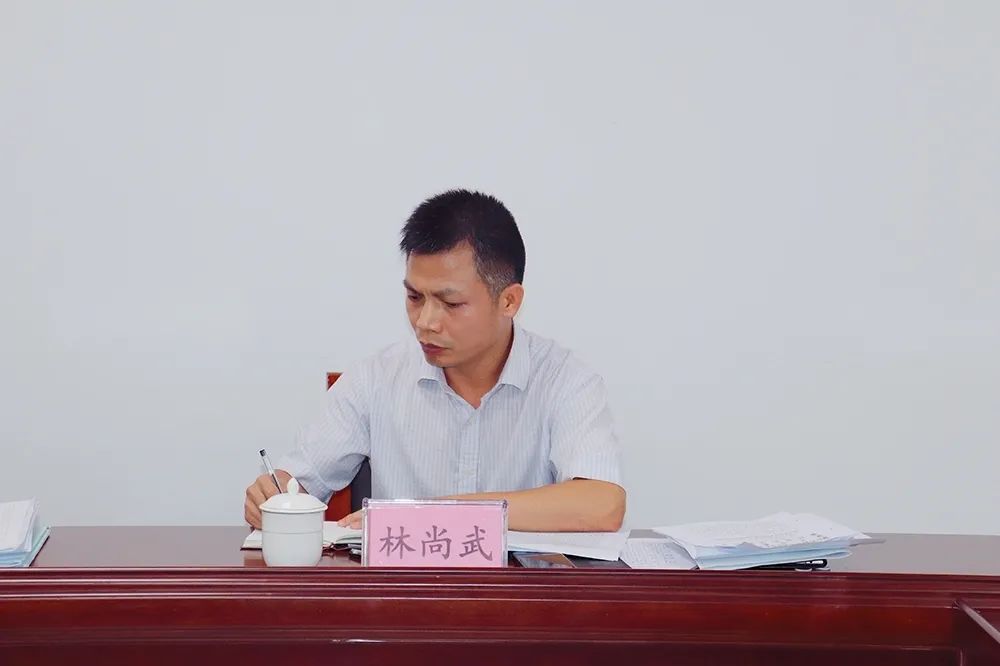 林尚武副局长充分肯定了湛江市妇联多年来在推动"三结合"教育网络