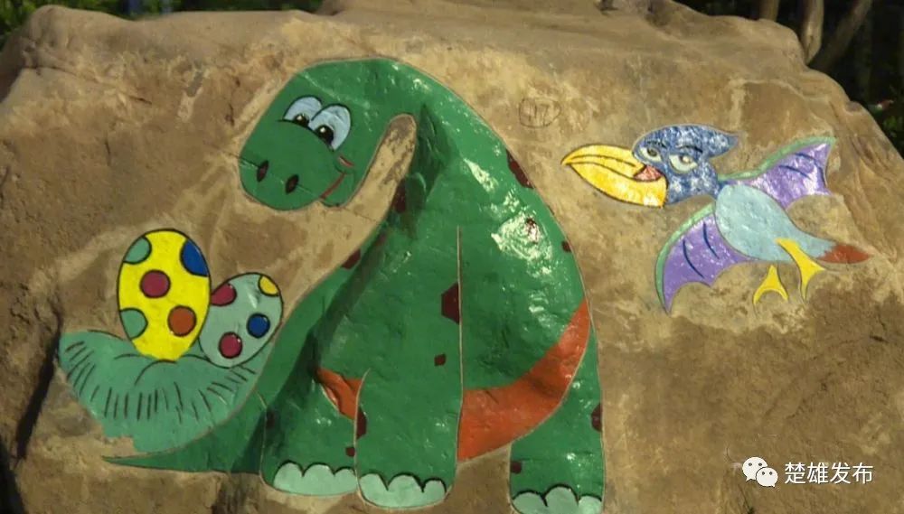 进来康康禄丰可爱的恐龙画石