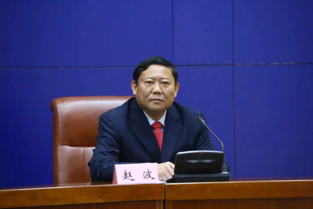 发布会上,济南市发展改革委党组成员,正处级领导干部赵波就黄河流域