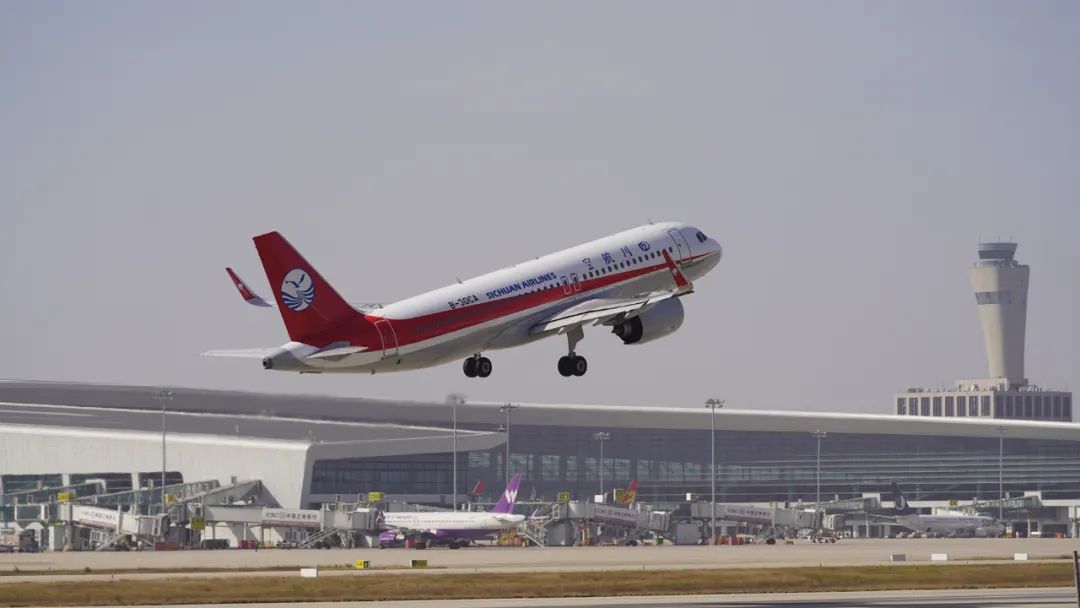 接连2架波音747卢货航兴旺的郑州新郑国际机场拍机记