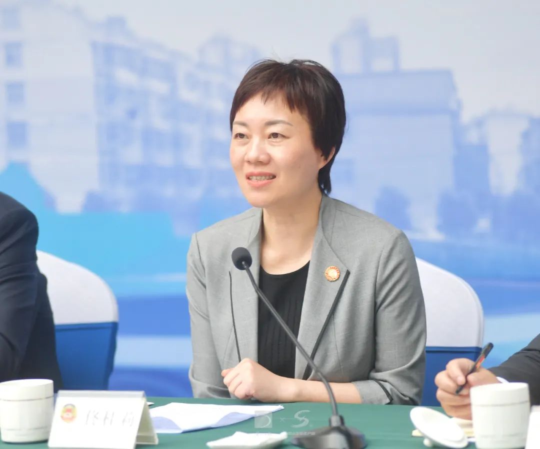 佟桂莉在区政协请你来协商专题恳谈会上强调理念先行突出重点凝聚合力