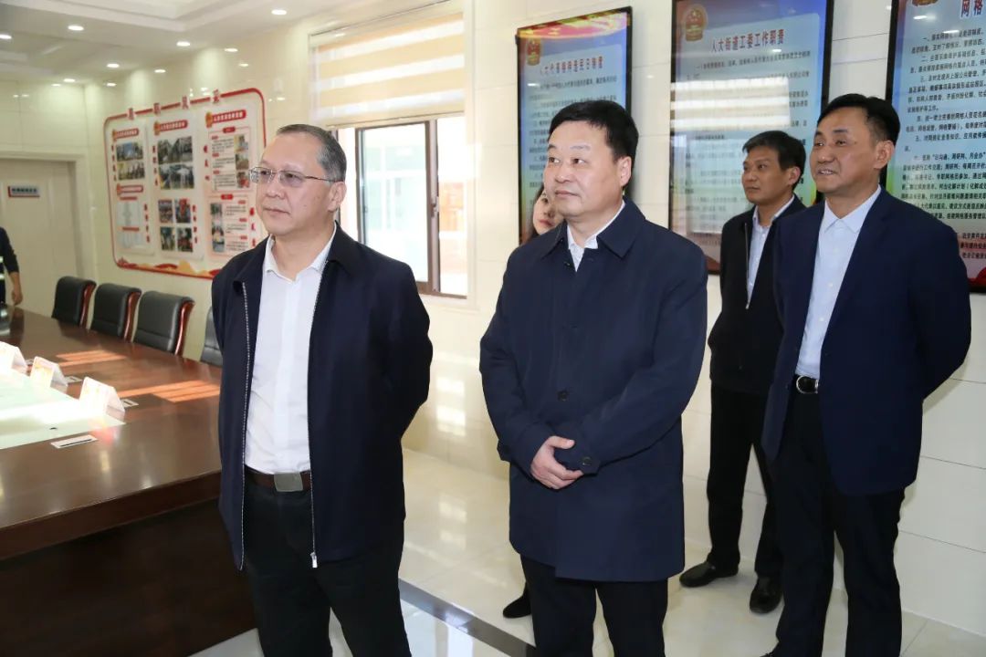 10月22日下午,云龙区委书记朱明泉,代区长陈婕率党政代表团来鼓楼考察