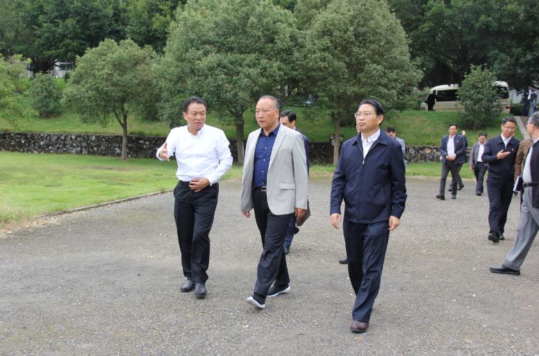 华旭初在韶关学院调研.